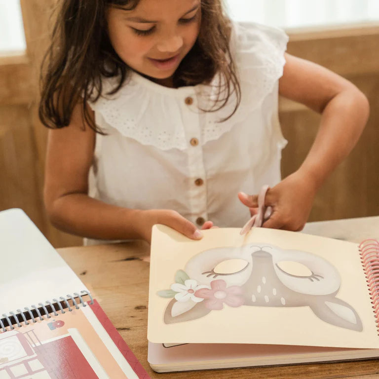 Livre de découpage avec ciseaux - Rosa