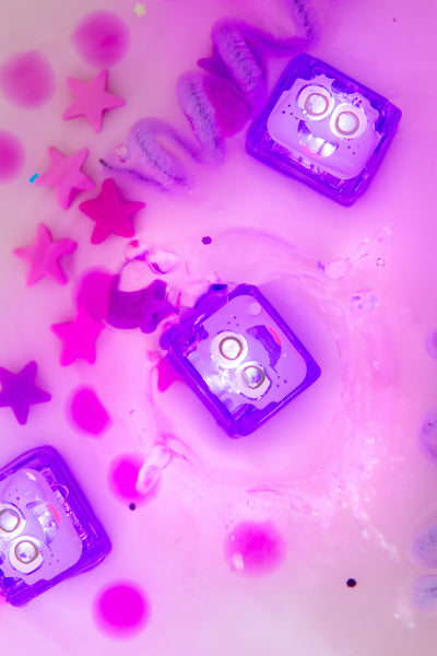 Cube lumineux pour le bain - Violet