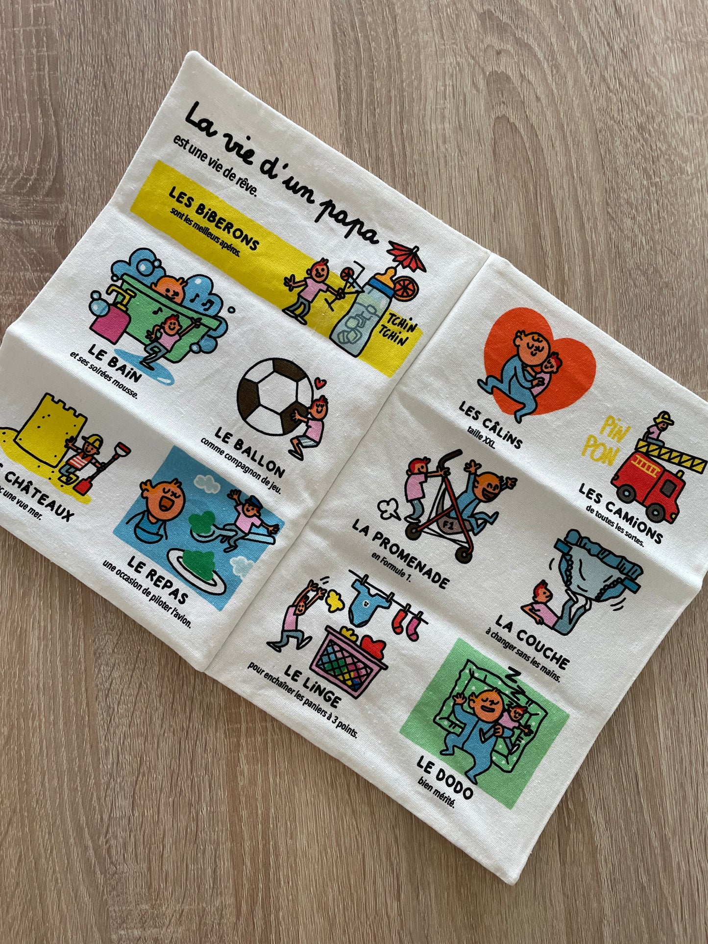 Livre en tissu - La gazette des bébés - Le plus heureux des papas