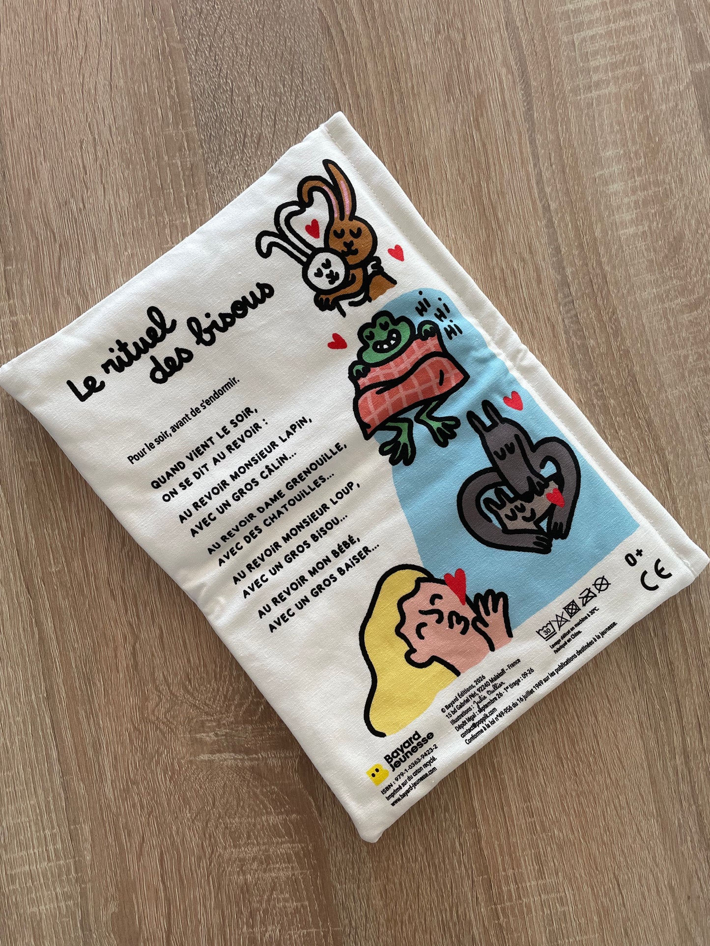 Livre en tissu - La gazette des bébés - Les bisous