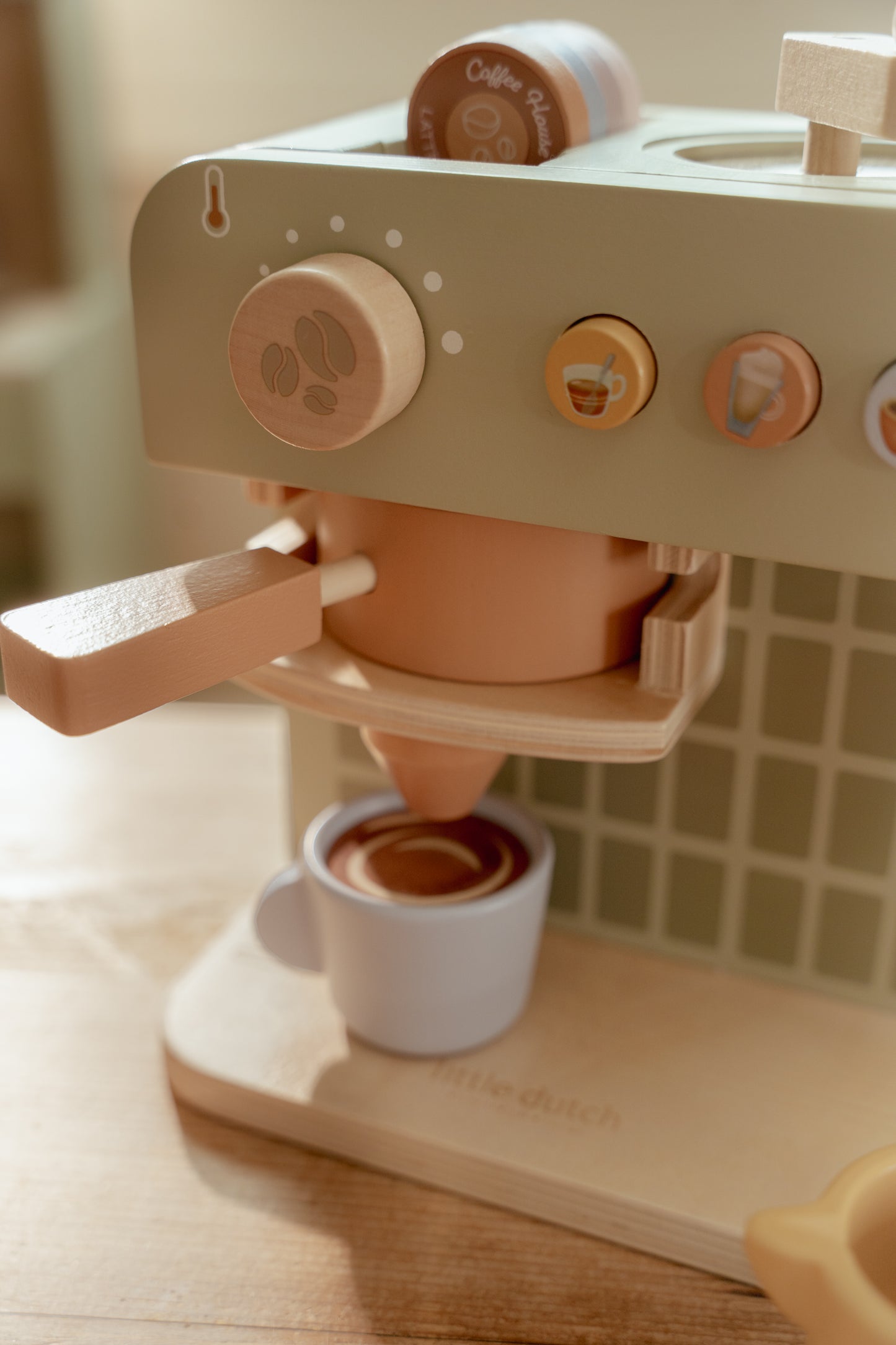 Machine à café en bois