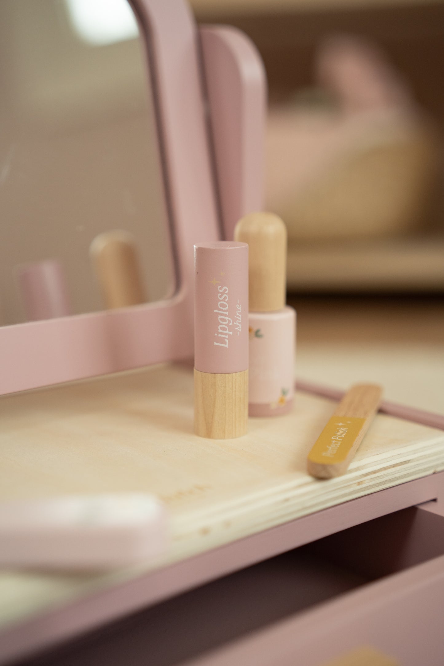 Petite coiffeuse en bois