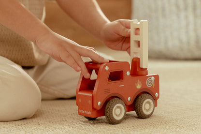 Camion de pompier en bois