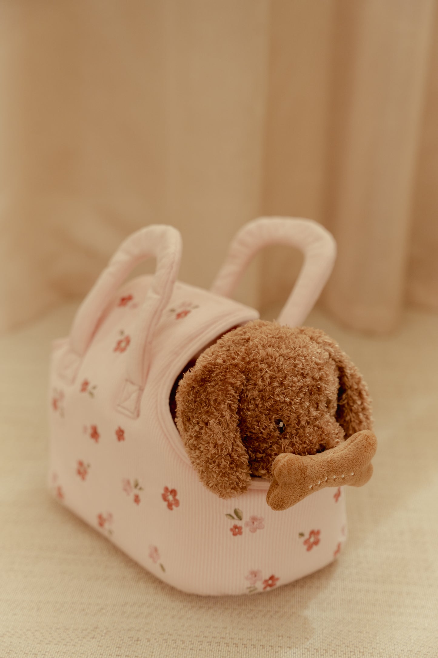 Peluche chien avec sac de transport - Jackie