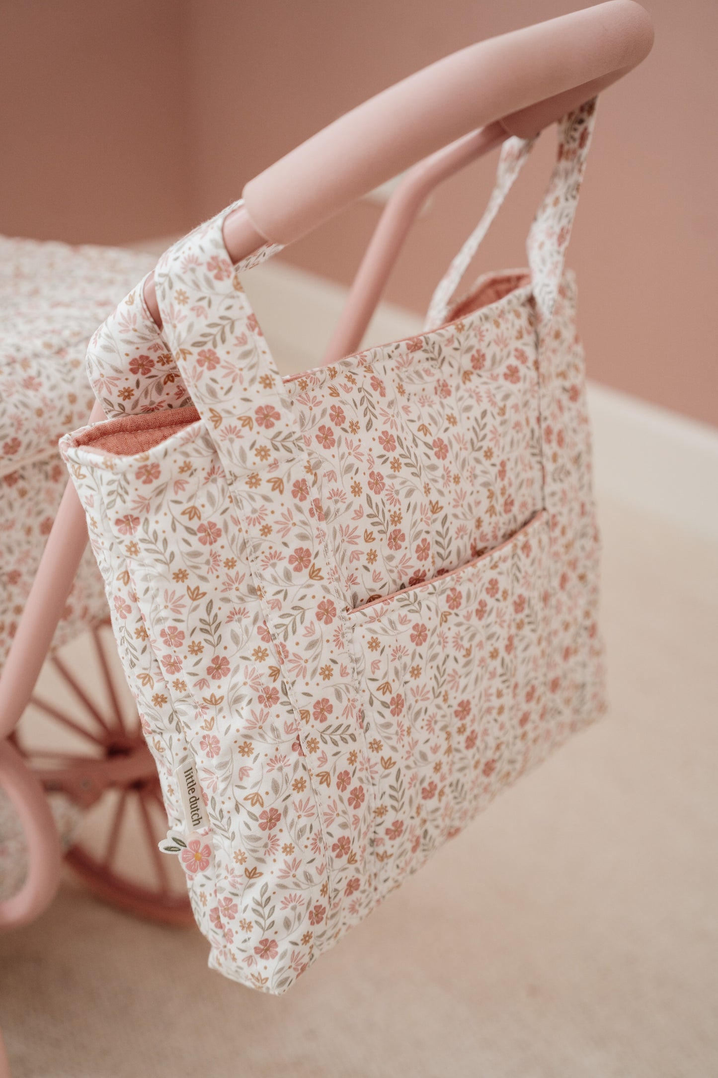 Sac à langer et accessoires pour poupée