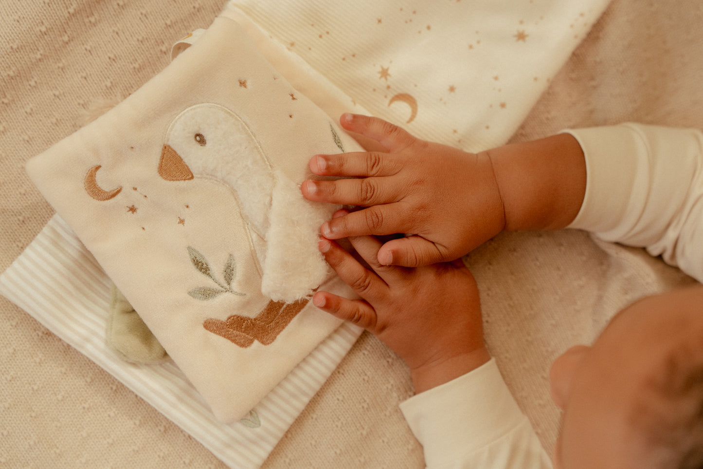 Livre d'activités tissu - Newborn Naturals