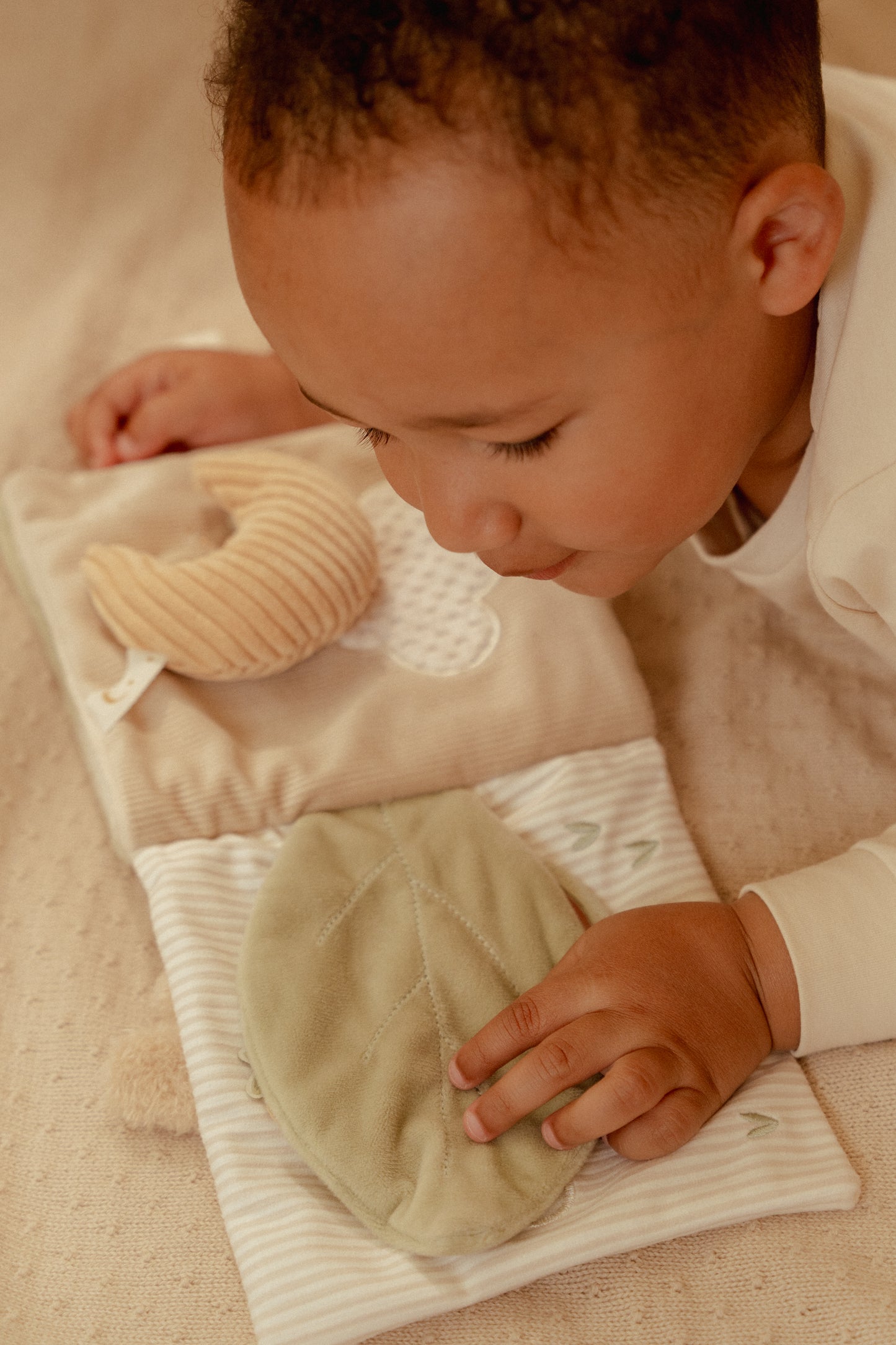 Livre d'activités tissu - Newborn Naturals