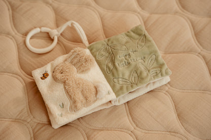 Livre d'activités en tissu pour poussette - Newborn Naturals