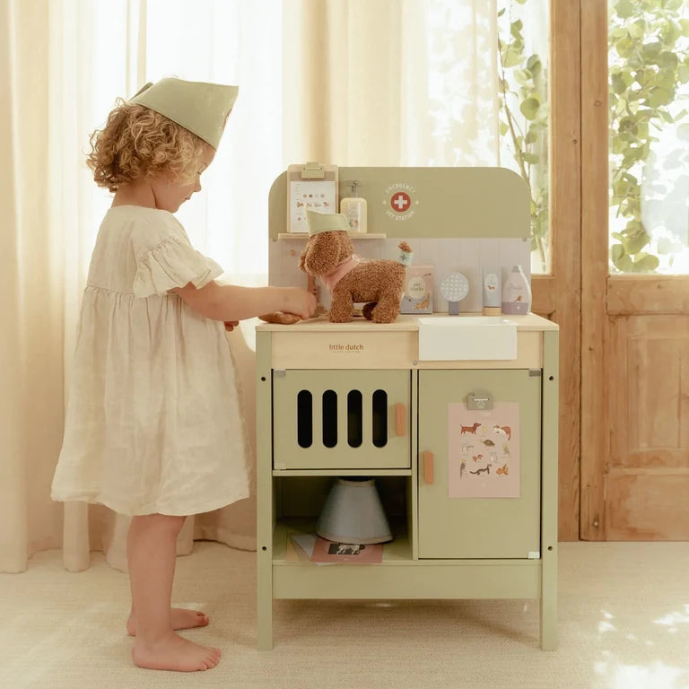 Cabinet de vétérinaire en bois