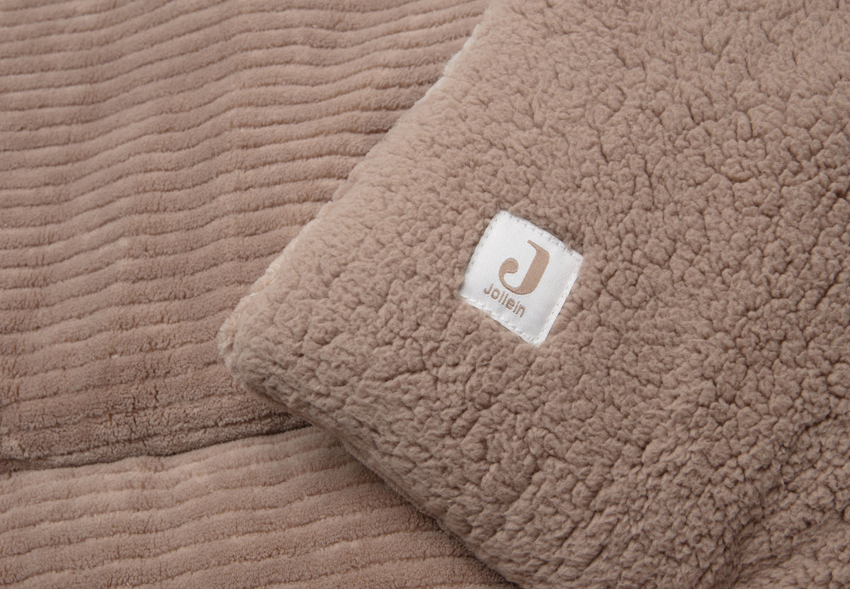 Tapis d'éveil – Cloudy Rib Milky Coffee – 100 x 100, vue détail 3