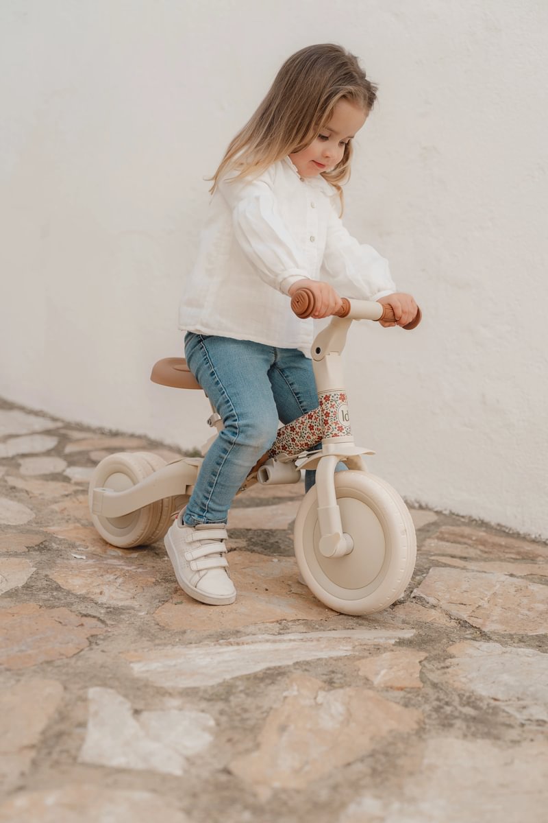 Tricycle évolutif 4 en 1, coloris Blanc
