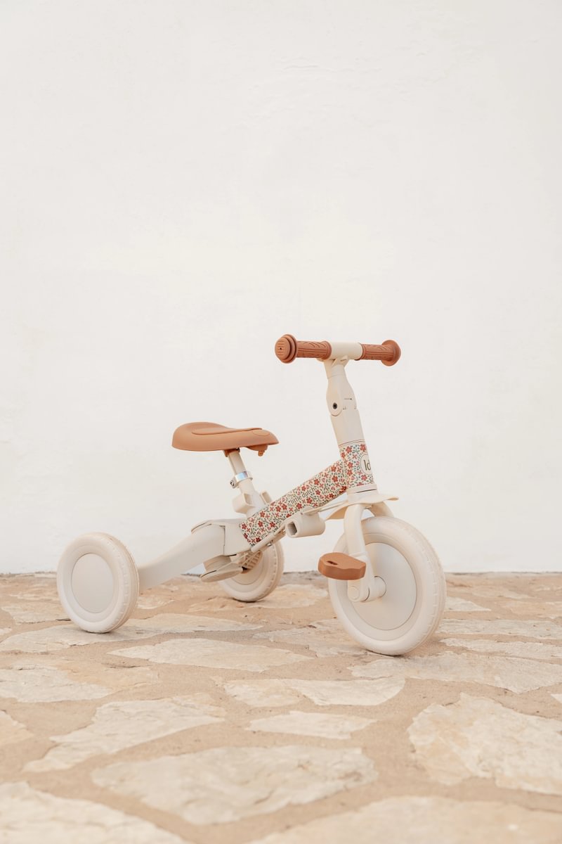 Tricycle évolutif 4 en 1, coloris Blanc